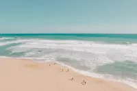 Buccaneer Motel Hotel di Forresters Beach