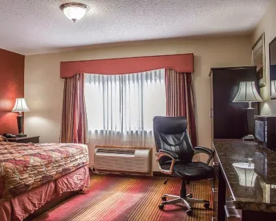 Rodeway Inn MacArthur Airport Hotels in Hauppauge