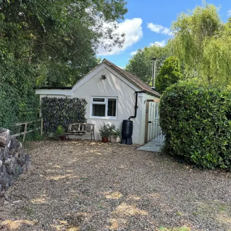 Tucked away Cosy retreat within the National Park in the hamlet of North Gorley