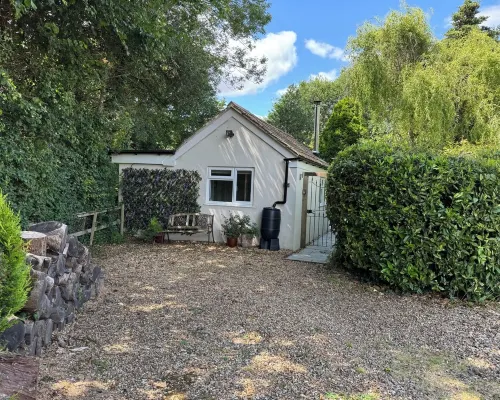 Tucked away Cosy retreat within the National Park in the hamlet of North Gorley Hotels in Fordingbridge