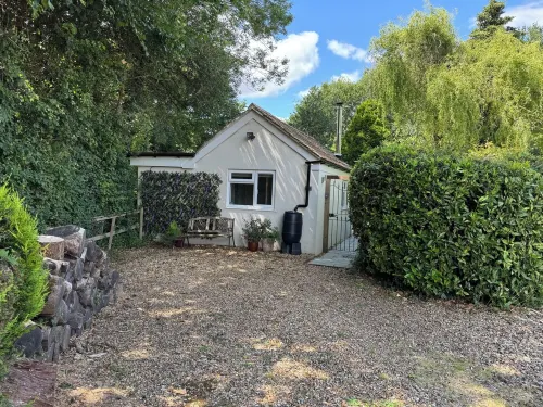 Tucked away Cosy retreat within the National Park in the hamlet of North Gorley
