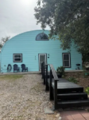 Happy Hideaway: Fun & Unique Stay in San Leon