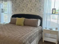 Charming 3-bedroom house with WiFi, AC in delightful Colonial Beach Hotels in Colonial Beach