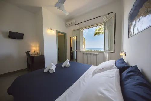 Bouganville B&B - Bed and Breakfasts