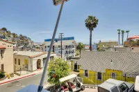 Walk to Beach: Catalina Gem w/ Deck!