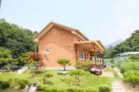 Gyeryong Mountain Mountain Naeeum Pension in Gongju