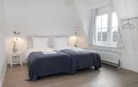 BERGEN: 'Boschlust', beautiful apartments in country house style and close to the beach! Hotels in Bergen
