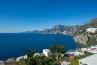 Casa Nostra - It Speaks of Love Family and the sea