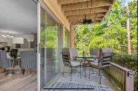 New Listing! Cozy 2-bedroom 3-bath condo on hole 3 of Rayburn Country Club