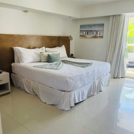 Playa Dorada King Bed Beachfront
