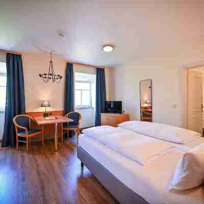 Hotel Mainblick Garni Rooms