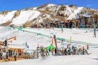 Storm Meadows Club A216