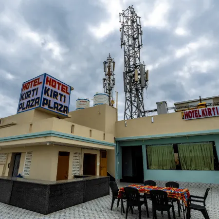 Hotel Kirti Plaza
