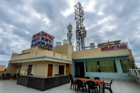 Hotel Kirti Plaza
