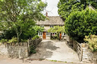 Architect Designed Cosy Cotswold Stone Cottage Các khách sạn gần National Trust - Bibury