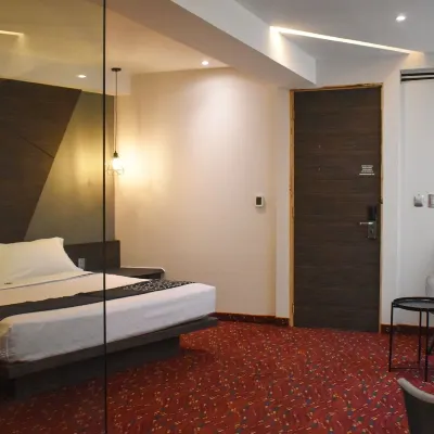 Uniko Living Roma Hotels near Mexico Arena