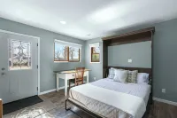White Oak Landing Spacious 6 Bdr w/ Boat Slip!