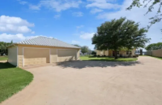 Gorgeous Lakefront Home, Possum Kingdom Lake peninsula! Best Views in the Area!