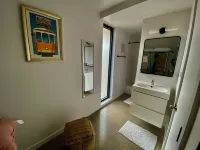 Modern Private Casita • Bright, Quiet, Minutes to LANL & Trails