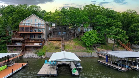 Dockside Dream w/ Kayak & Dock