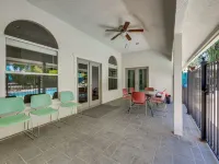 Billiards & Private Pool: Bright Clovis Home! クローヴィスのホテル