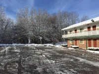 Budget Inn North Stonington Hotels in Charlestown