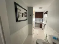 Cheerful 3 Bedroom Cottage Getaway w/ Lake Access