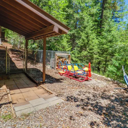 Peaceful Cabin Retreat: Minutes from Cloudcroft!