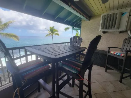 KONA REEF D-36 AMAZING TOP FLOOR DIRECT OCEANFRONT PENTHOUSE, AIR CONDITIONING!