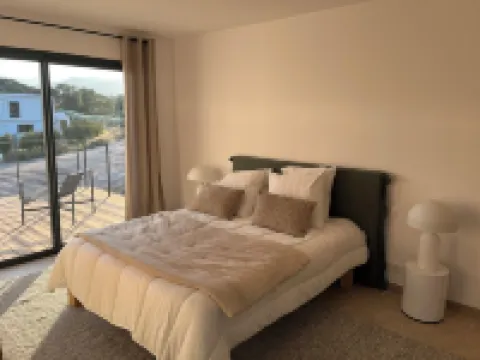 LARGE VILLA WITH POOL - SAINT CYPRIEN BEACH WITHIN WALKING DISTANCE - SLEEPS 14-16