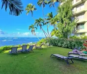 〽High Floor〰Ocean-View〰Queen-Bed〰Studio w/Kitchenette, Very Quiet Building Hotels in Diamond Head