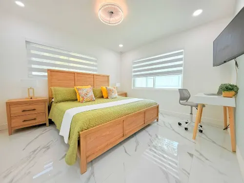 Palm House Near Beach, Game Room, Pool & King Beds Hotels in Wilton Manors