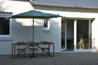 Le Relais du Berger: House at the foot of the salt meadows of Mont Saint-Michel. Hotels in Ceaux