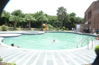 Magsons Resorts - piscina