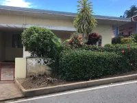 Charming 1-bedroom house in brilliant Point Cumana, Carenage with AC, Wi-Fi Hotels in 