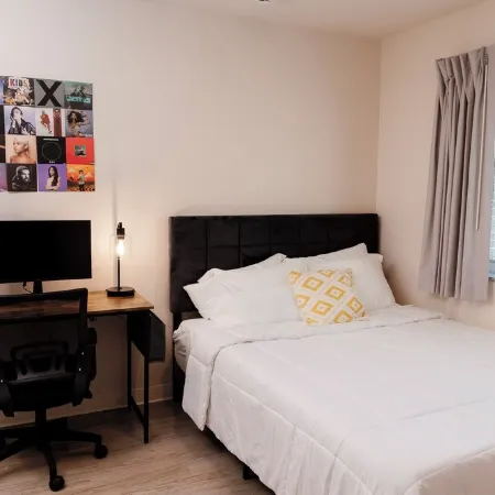 Cozy 1-bedroom Modern Apartment: Central to Raleigh, Durham, Chapel Hill