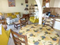 15mn from Collioure, sea view, House in secure residence