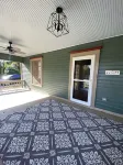 Spacious 4-bedroom house on historic Hopkins street San Marcos with WiFi, AC
