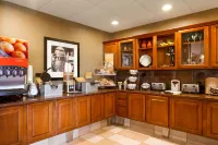 Hampton Inn & Suites Addison - Breakfast