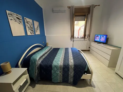 CIVICO 11 - Independent holiday home at 40 mt. from the sea. For short stays.