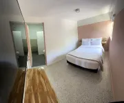 Cabin with jacuzzi, lake view and close to the Guatapé stone. Pet friendly