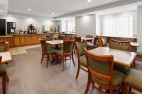 Microtel Inn by Wyndham Albany Airport فنادق في Latham