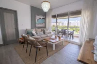 New, comfortable family - sized apartment, wifi, pool, gym near playa Juan Dolio