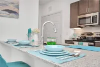 Luxe & Relaxing Gem ~ Pool &Gym~Long stays Welcome