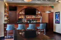 Hotel Alex Johnson Rapid City, Curio Collection by Hilton - Baarit