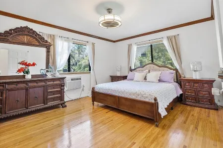 Charming 2-bedroom house in wonderful Miami with AC, WiFi Отели рядом с достопримечательностью «Beijing Mart»