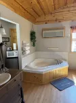 Cozy Cabin Located Just Outside of Wis Dells- Cabin B