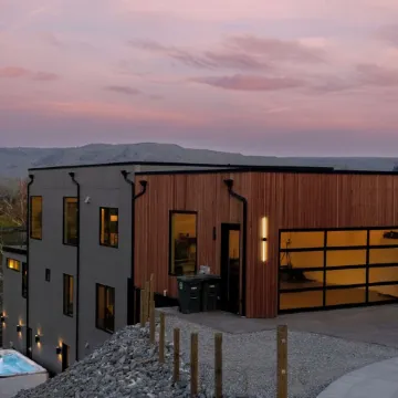 Ultra Luxury Chelan Lake House w/ Sauna, Steam Room, Cold Plunge, and Hot Tub