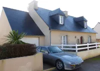 Quiet 4-bedroom house in BINIC, 1 km from the port and beaches. Hotels in Binic