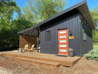 The Floy at High Bank – Charming Elk Riverfront Tiny Cabin in Scenic Noel, MO